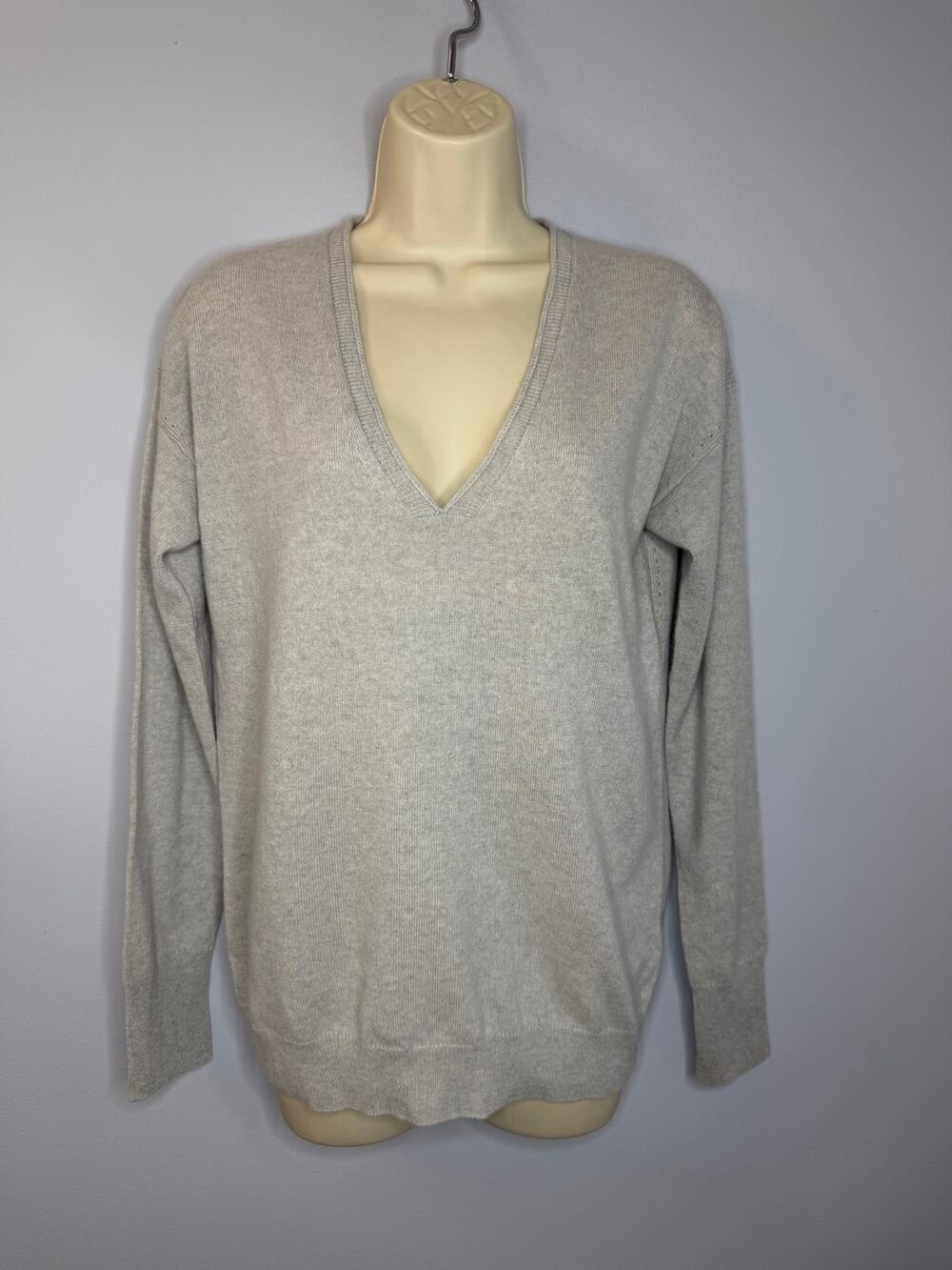 Banana Republic Cashmere Todd & Duncan Scottish Yarn V Neck Sweater Grey Sz S